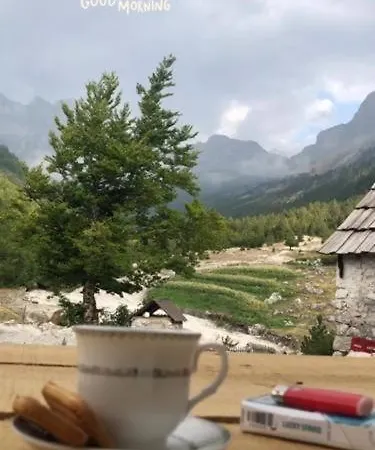 بيت ضيافة Rosi Kukaj